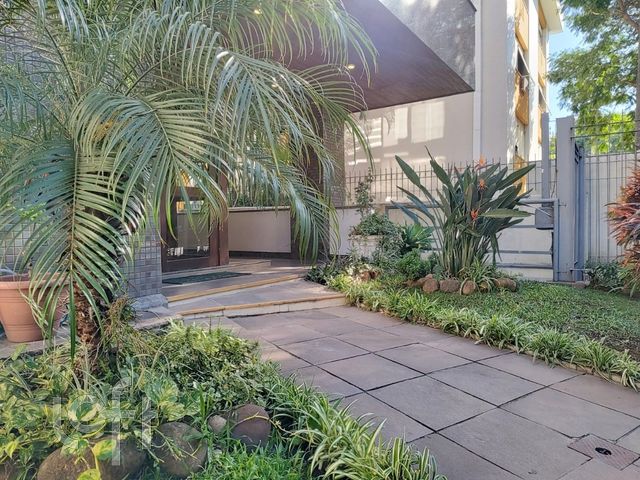 Apartamento com 267m², 3 dormitórios, 1 suíte, 3 vagas, Petrópolis em Porto Alegre