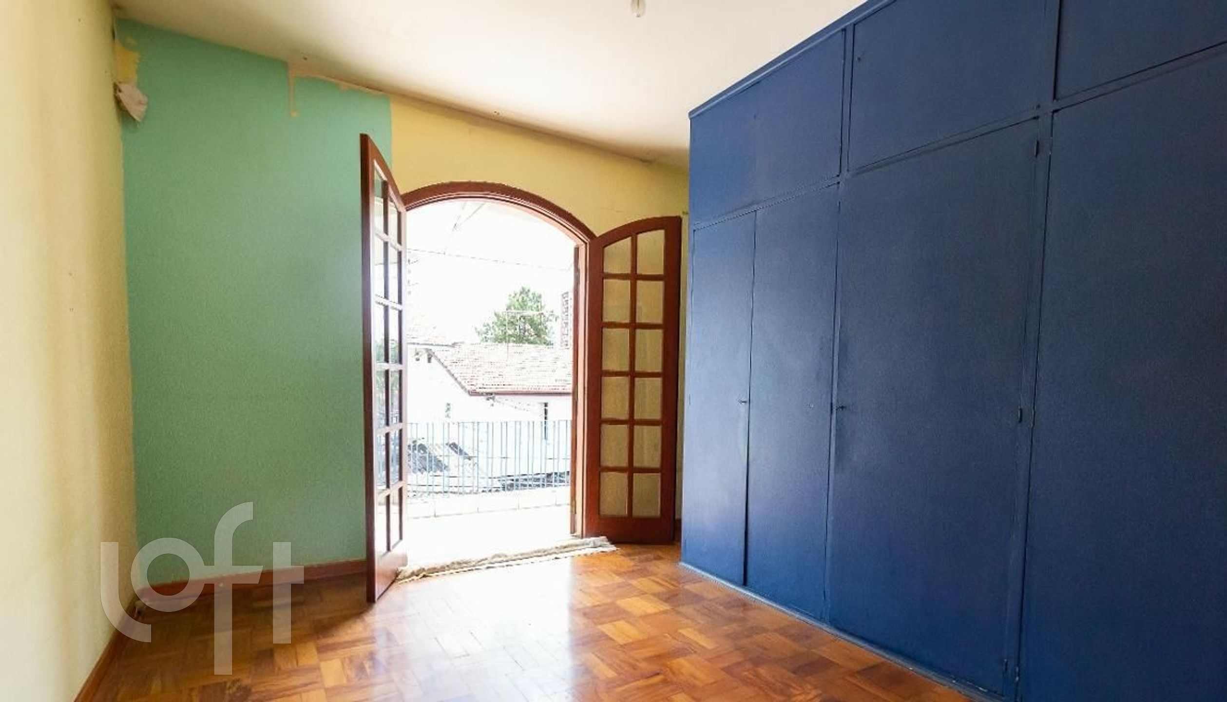 Casa à venda com 2 quartos, 110m² - Foto 1