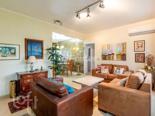 Apartamento com 109m², 3 dormitórios, 1 suíte, 1 vaga, Rio Branco em Porto Alegre