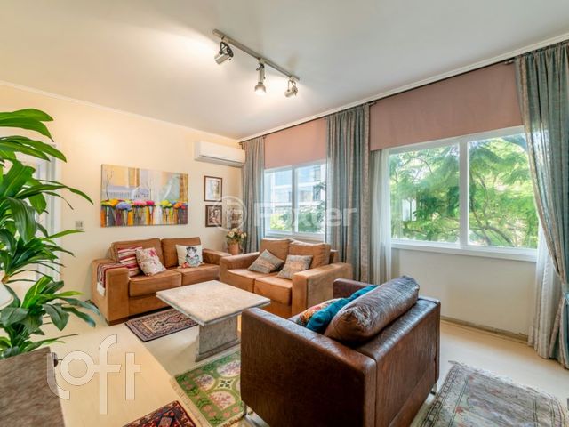 Apartamento com 109m², 3 dormitórios, 1 suíte, 1 vaga, Rio Branco em Porto Alegre