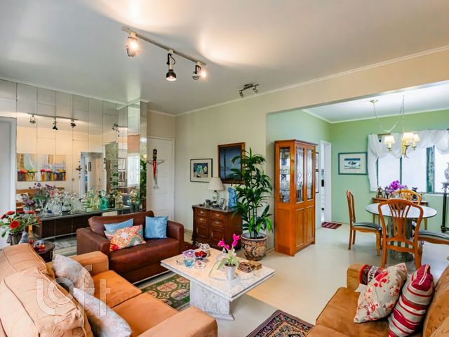 Apartamento com 109m², 3 dormitórios, 1 suíte, 1 vaga, Rio Branco em Porto Alegre