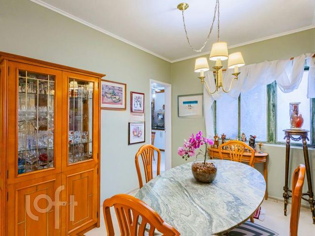 Apartamento com 109m², 3 dormitórios, 1 suíte, 1 vaga, Rio Branco em Porto Alegre