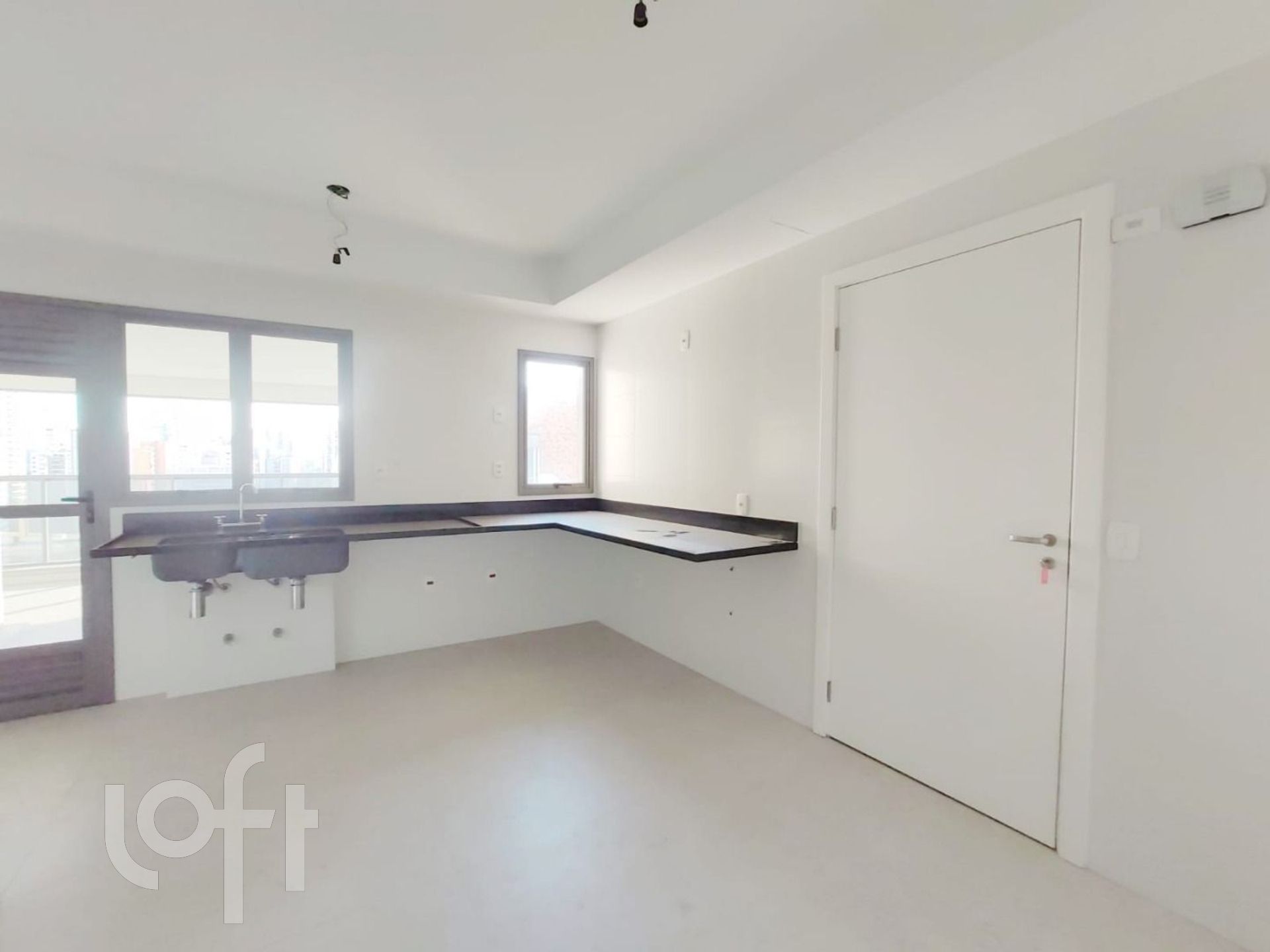 Apartamento à venda com 4 quartos, 193m² - Foto 7