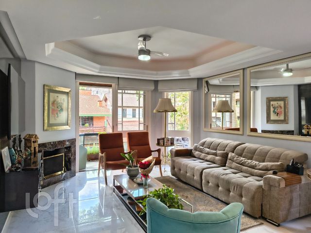 Apartamento com 182m², 4 dormitórios, 1 suíte, 2 vagas, Bela Vista em Porto Alegre