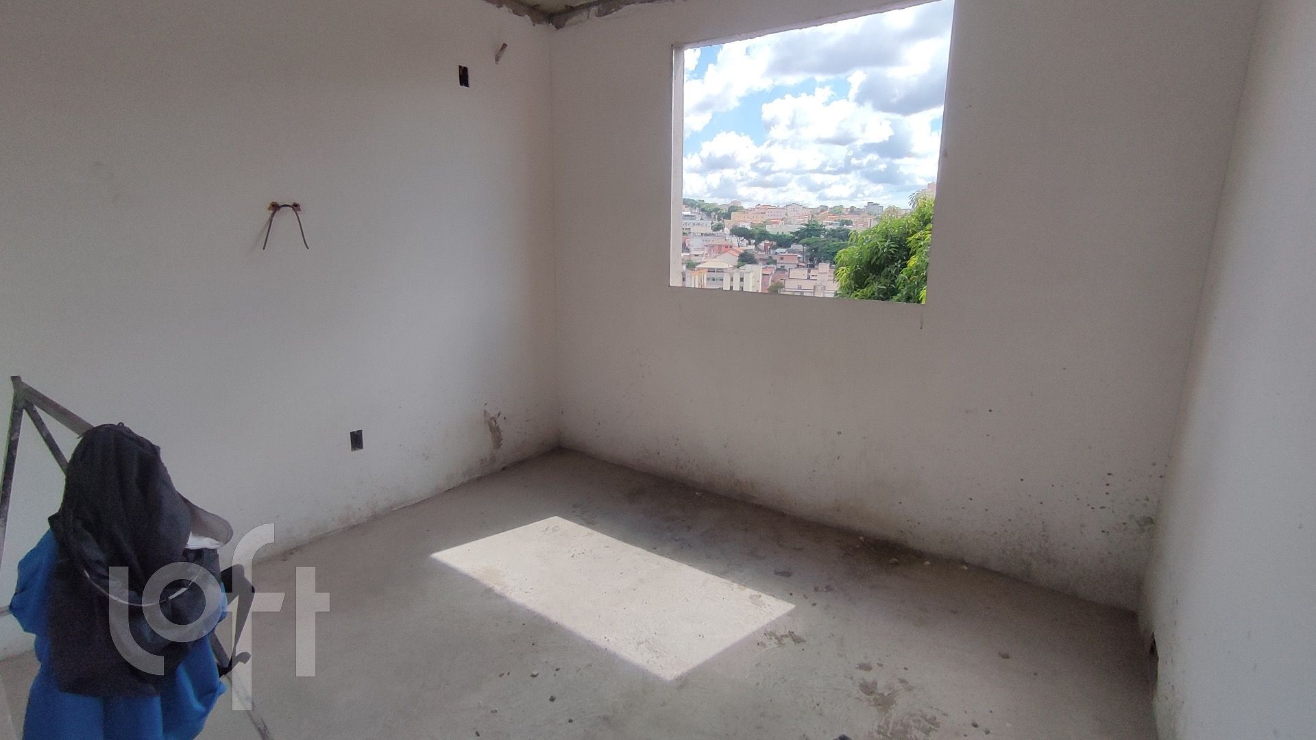 Apartamento à venda com 3 quartos, 90m² - Foto 2