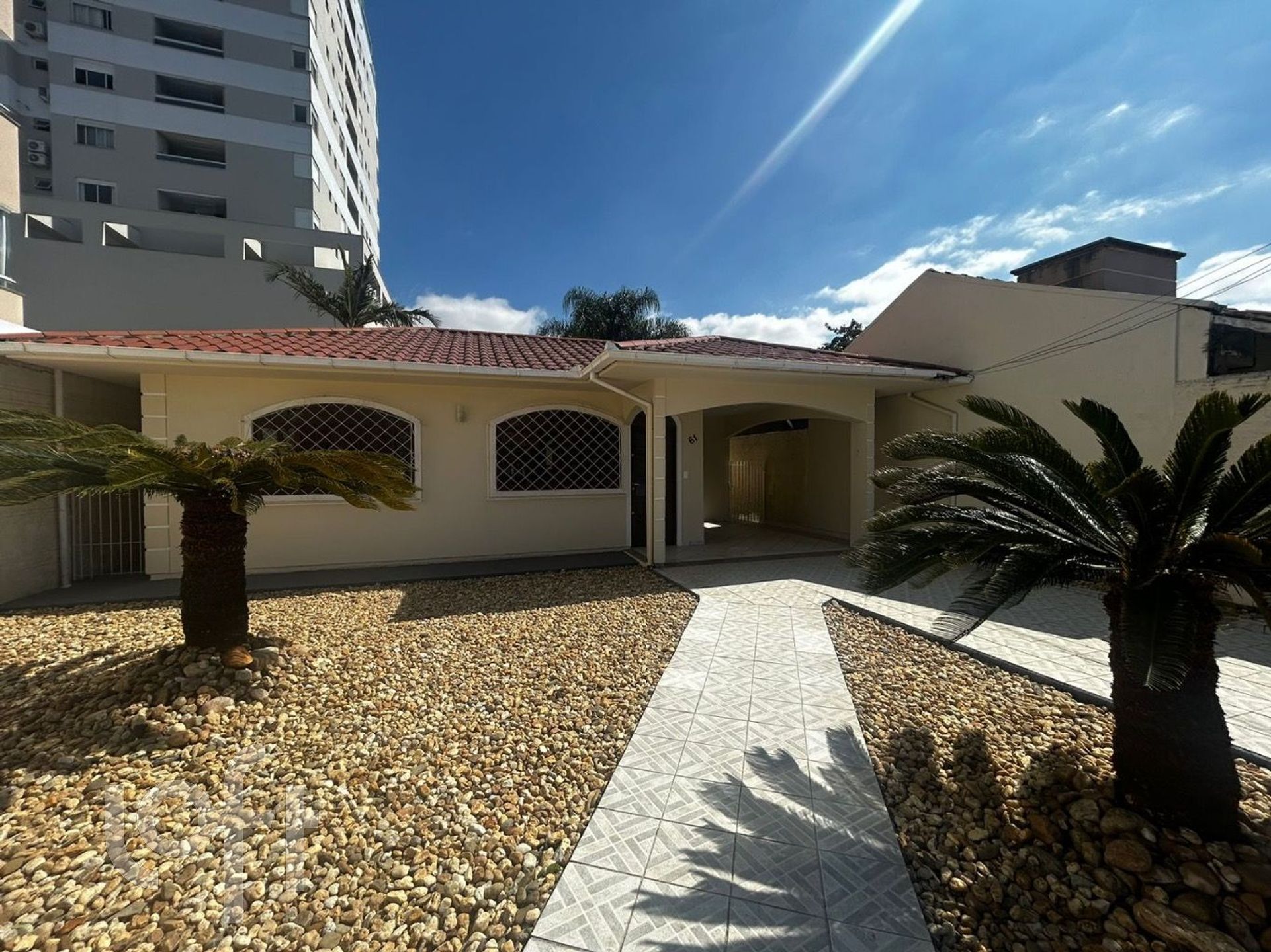 Casa à venda em Centro com 150 m², 3 quartos, 3 vagas