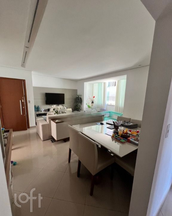 Apartamento à venda com 3 quartos, 95m² - Foto 2