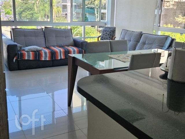 Apartamento com 83m², 2 dormitórios, 2 suítes, 1 vaga, Petrópolis em Porto Alegre