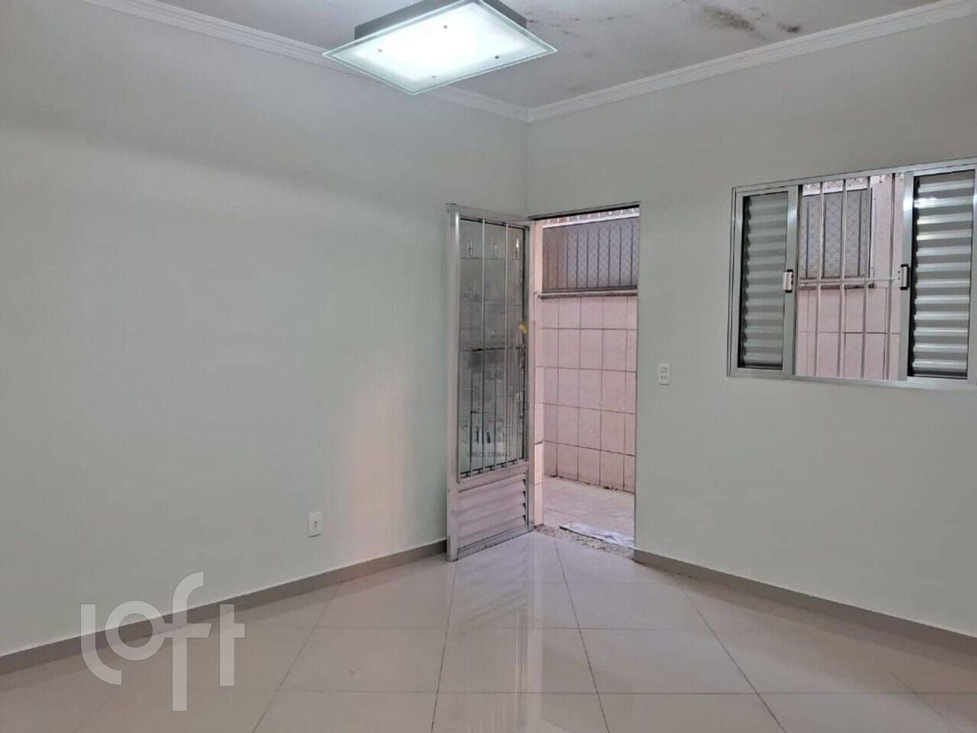 Casa à venda com 3 quartos, 211m² - Foto 1