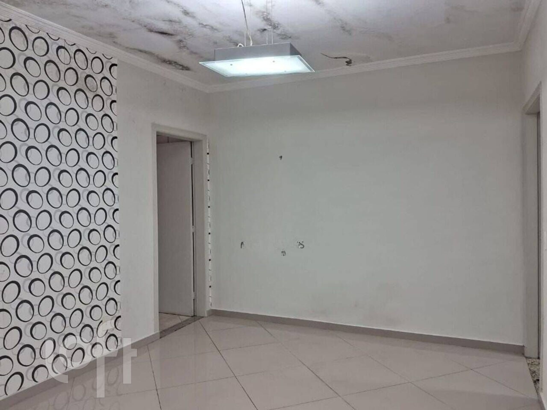 Casa à venda com 3 quartos, 211m² - Foto 2