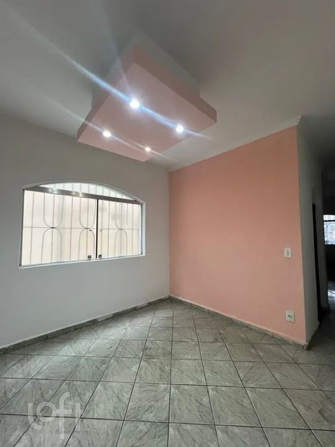 Casa à venda com 3 quartos, 144m² - Foto 1