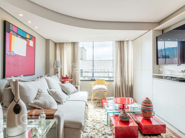 Apartamento com 123m², 3 dormitórios, 1 suíte, 2 vagas, Auxiliadora em Porto Alegre