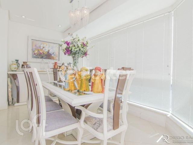 Apartamento com 453m², 4 dormitórios, 4 suítes, 4 vagas, Rio Branco em Porto Alegre