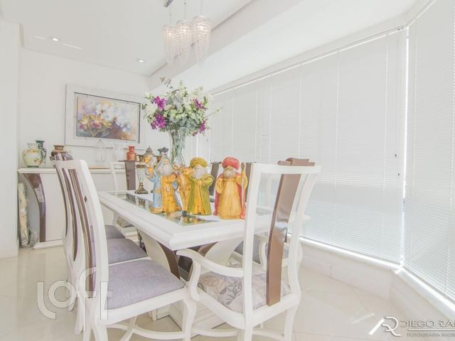 Apartamento com 453m², 4 dormitórios, 4 suítes, 4 vagas, Rio Branco em Porto Alegre