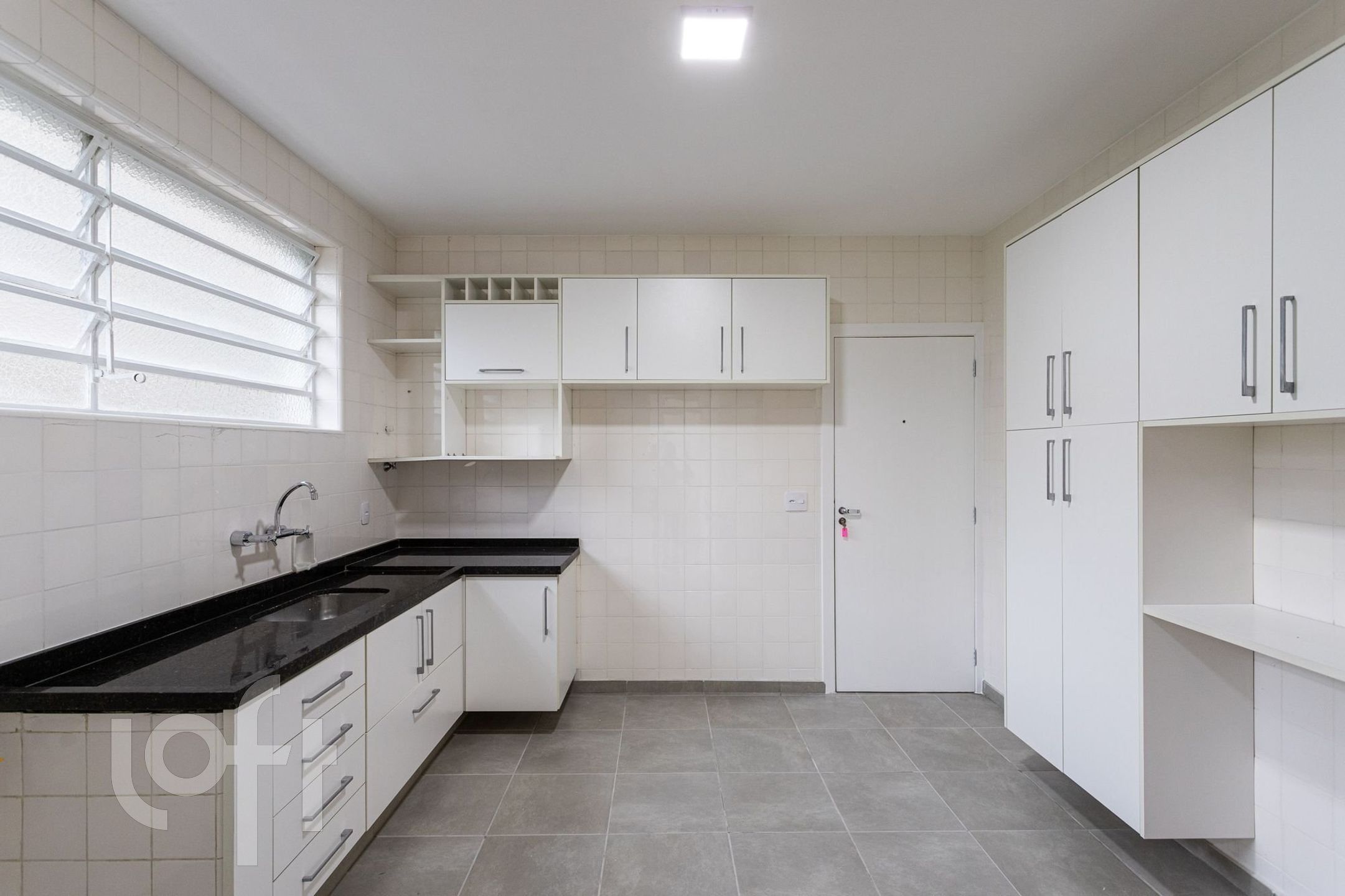 Apartamento à venda com 3 quartos, 134m² - Foto 25