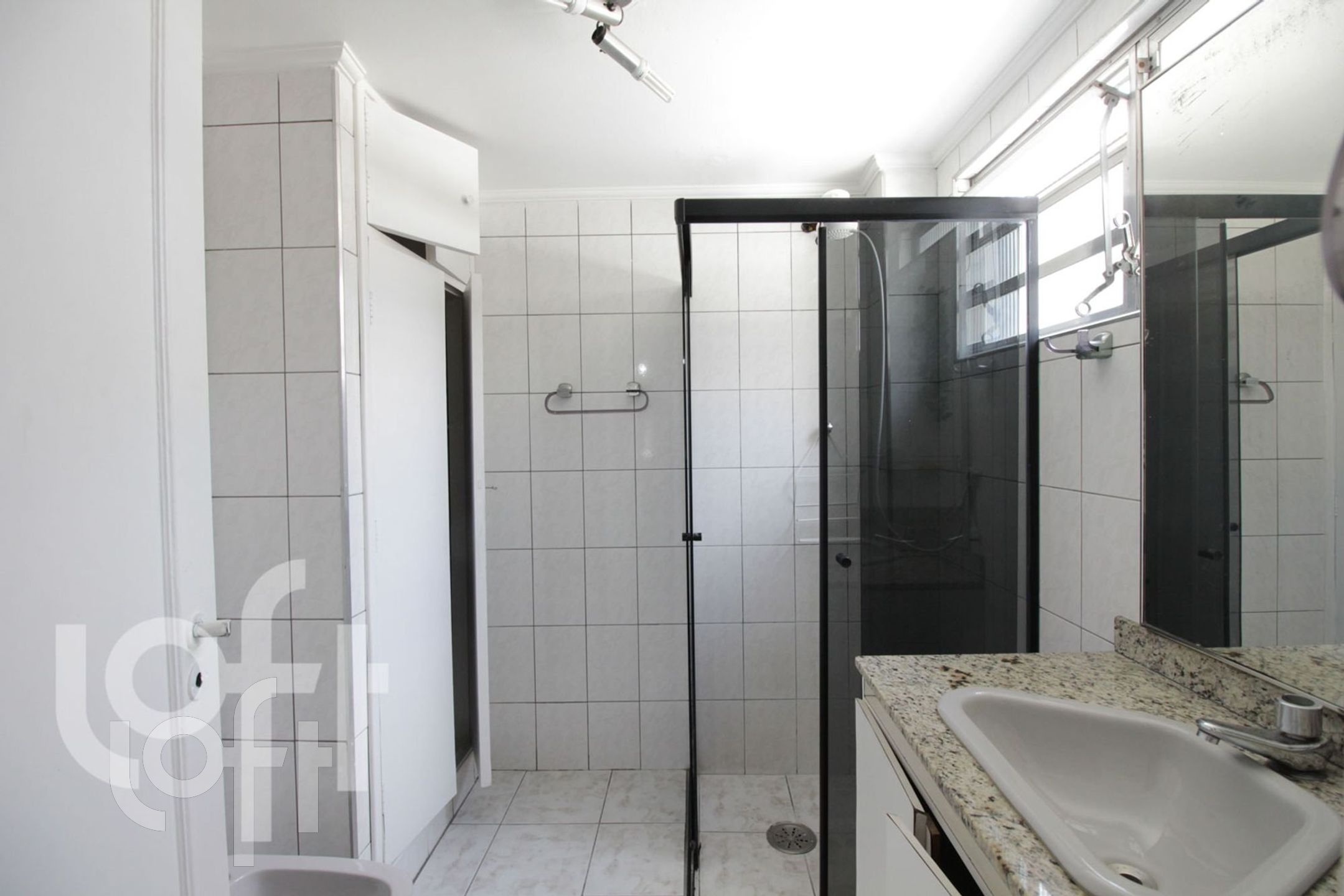 Apartamento à venda com 3 quartos, 96m² - Foto 2