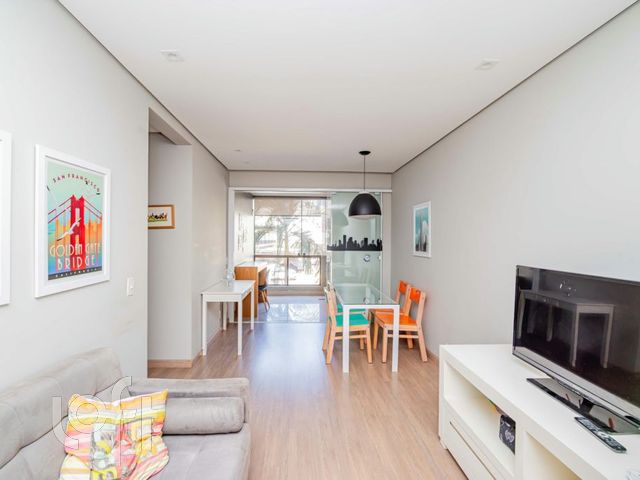 Apartamento com 75m², 2 dormitórios, 1 suíte, 1 vaga, Bom Fim em Porto Alegre