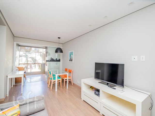 Apartamento com 75m², 2 dormitórios, 1 suíte, 1 vaga, Bom Fim em Porto Alegre