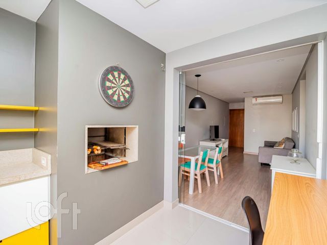 Apartamento com 75m², 2 dormitórios, 1 suíte, 1 vaga, Bom Fim em Porto Alegre