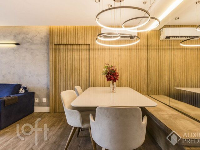 Apartamento com 73m², 2 dormitórios, 1 suíte, 1 vaga, Petrópolis em Porto Alegre