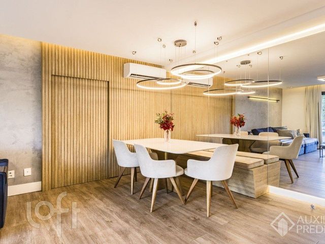 Apartamento com 73m², 2 dormitórios, 1 suíte, 1 vaga, Petrópolis em Porto Alegre