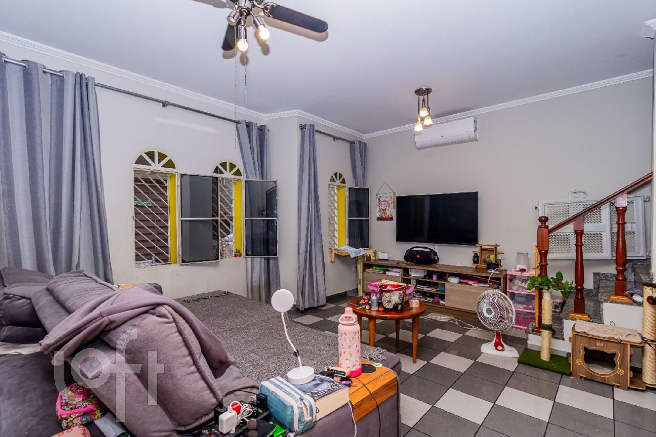 Casa à venda com 4 quartos, 190m² - Foto 1