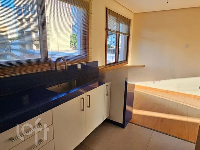 Apartamento com 67m², 2 dormitórios, 1 suíte, 2 vagas, Jardim Botânico em Porto Alegre