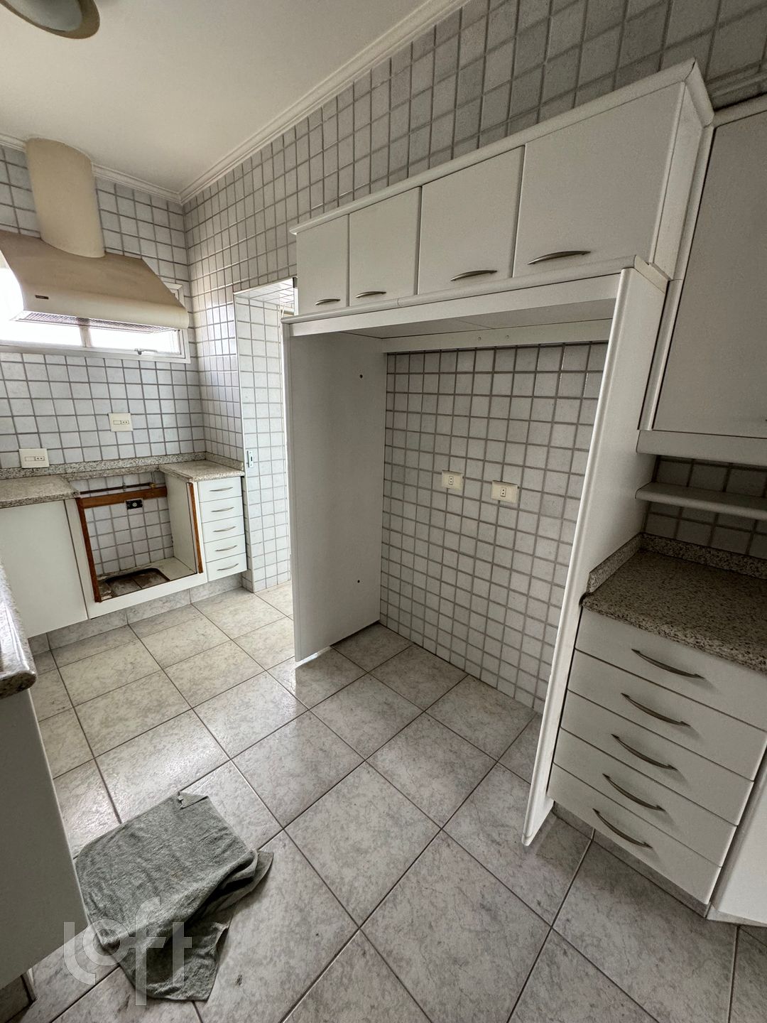 Apartamento à venda com 3 quartos, 113m² - Foto 19