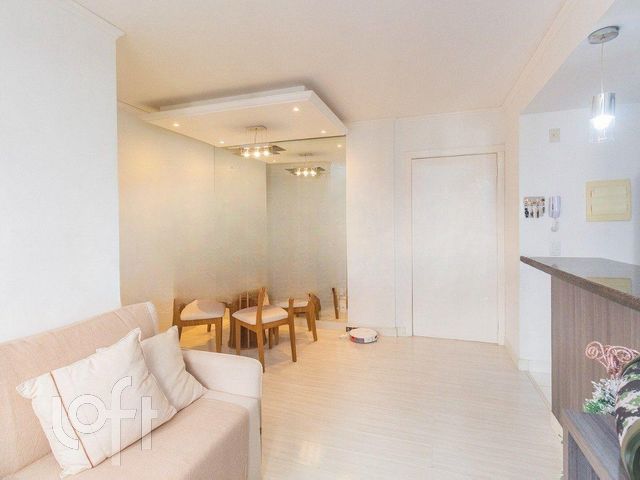 Apartamento com 70m², 2 dormitórios, 1 suíte, 1 vaga, Vila Ipiranga em Porto Alegre