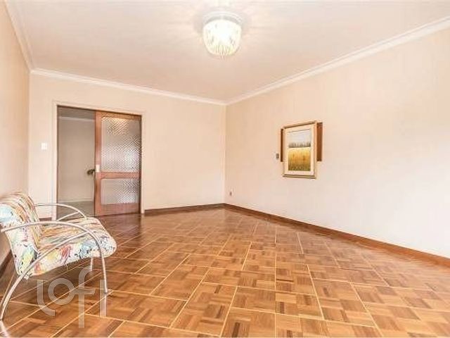 Apartamento com 214m², 4 dormitórios, 1 suíte, 3 vagas, Menino Deus em Porto Alegre