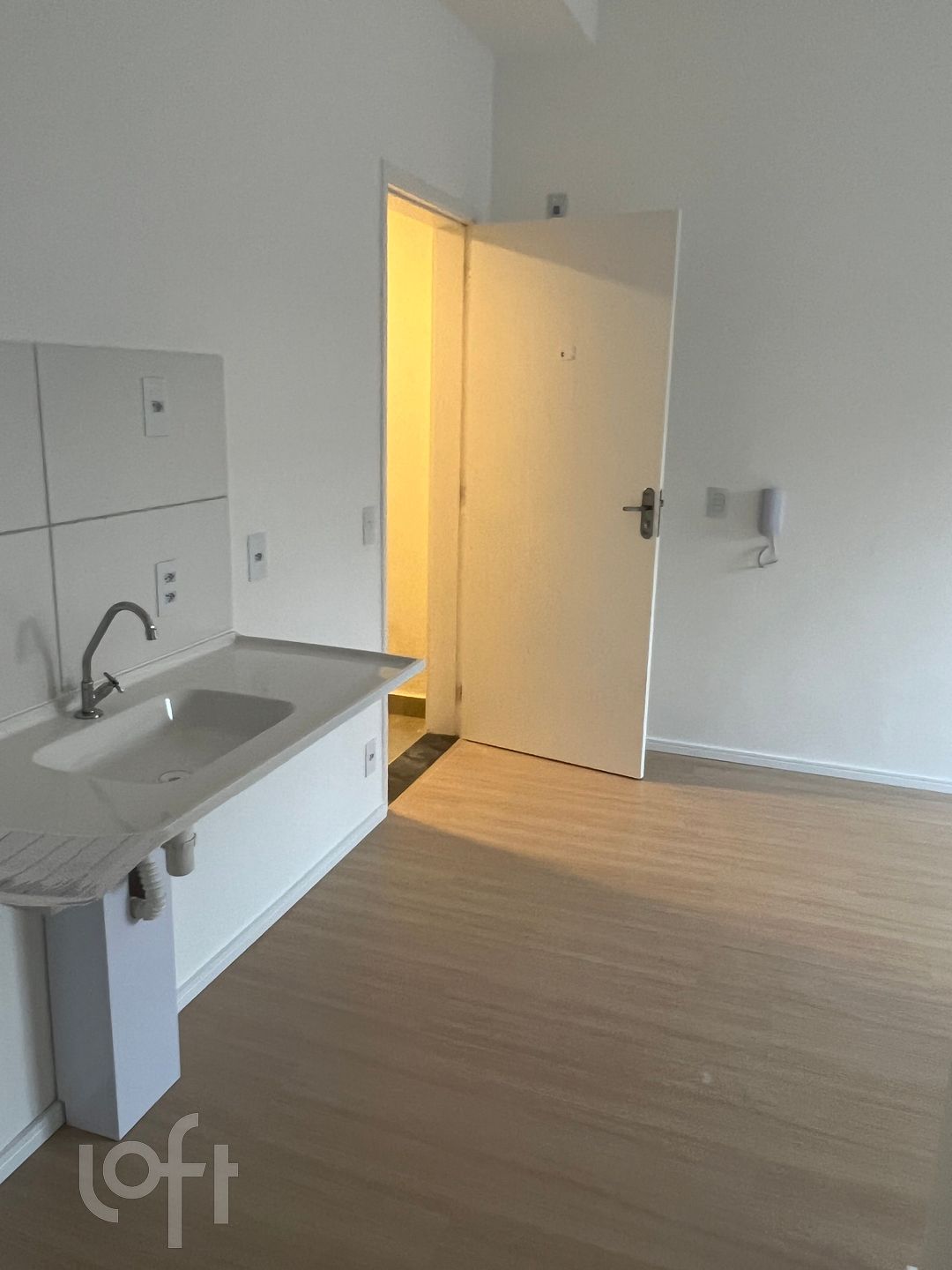 Apartamento à venda com 2 quartos, 67m² - Foto 2