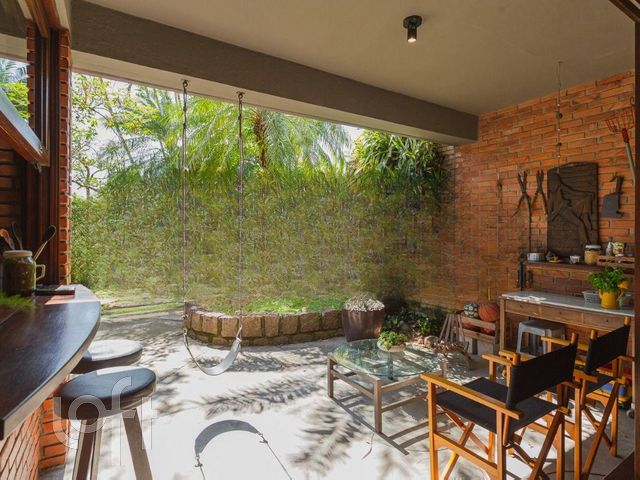 Casa com 283m², 3 dormitórios, 1 suíte, 3 vagas, Cristo Redentor em Porto Alegre