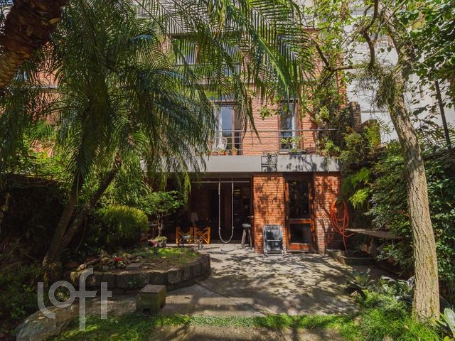 Casa com 283m², 3 dormitórios, 1 suíte, 3 vagas, Cristo Redentor em Porto Alegre