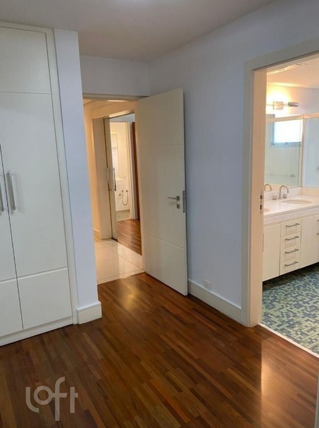 Apartamento à venda com 4 quartos, 200m² - Foto 9