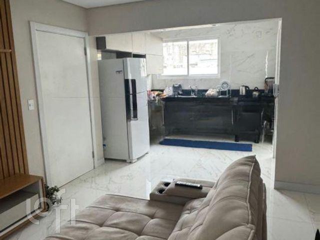 Apartamento com 72m², 2 dormitórios, 1 suíte, 1 vaga, Petrópolis em Porto Alegre
