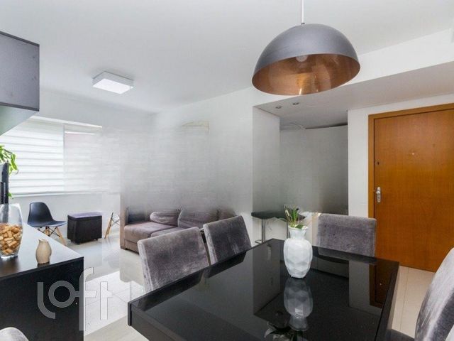 Apartamento com 70m², 2 dormitórios, 1 suíte, 2 vagas, Higienópolis em Porto Alegre