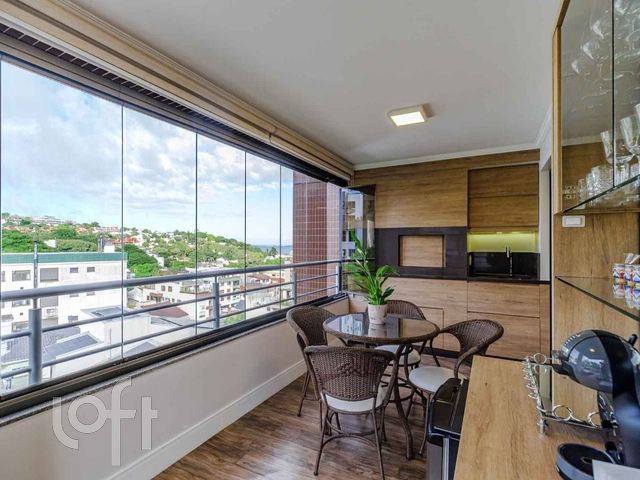 Apartamento com 125m², 3 dormitórios, 2 vagas, Menino Deus em Porto Alegre
