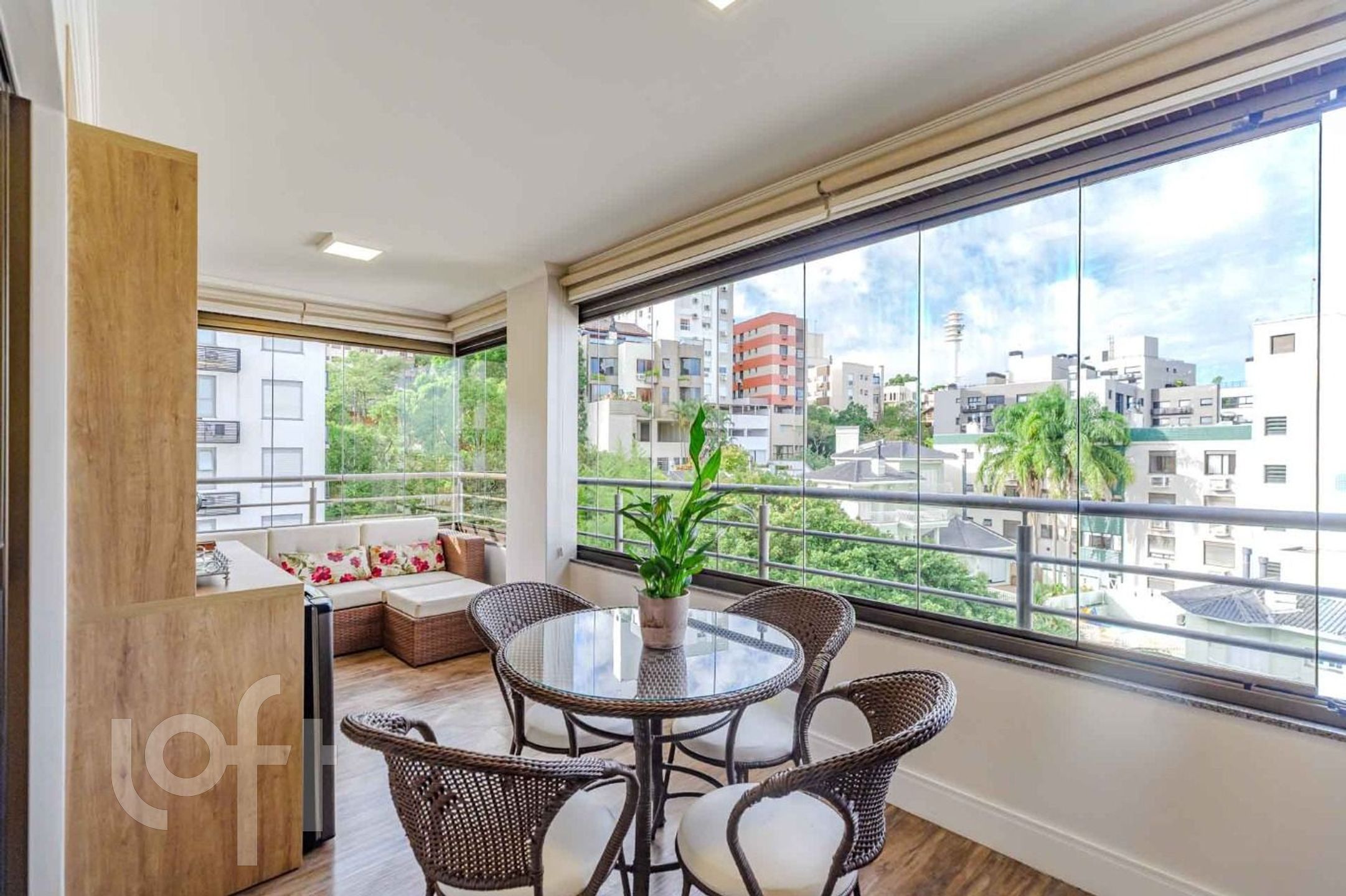 Apartamento com 125m², 3 dormitórios, 2 vagas, Menino Deus em Porto Alegre