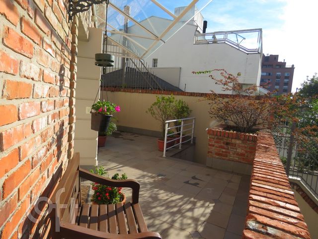 Casa em Condomínio com 168m², 3 dormitórios, 1 suíte, 2 vagas, Chácara das Pedras em Porto Alegre