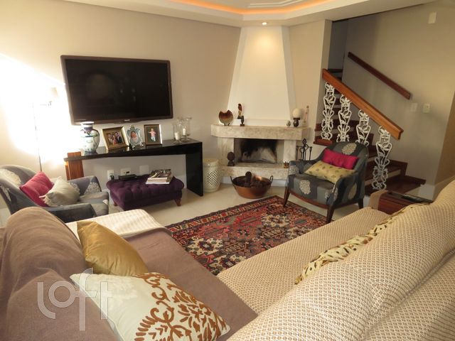 Casa em Condomínio com 168m², 3 dormitórios, 1 suíte, 2 vagas, Chácara das Pedras em Porto Alegre