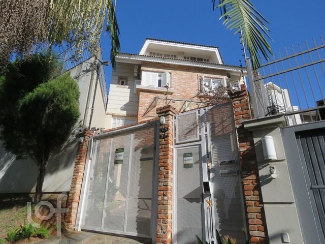 Casa em Condomínio com 168m², 3 dormitórios, 1 suíte, 2 vagas, Chácara das Pedras em Porto Alegre