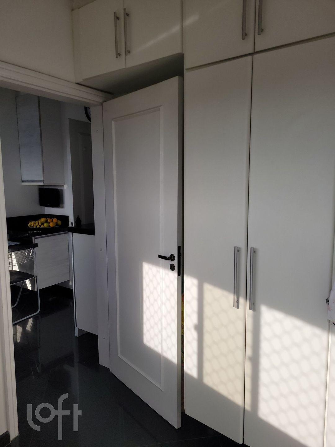 Apartamento à venda com 3 quartos, 130m² - Foto 2