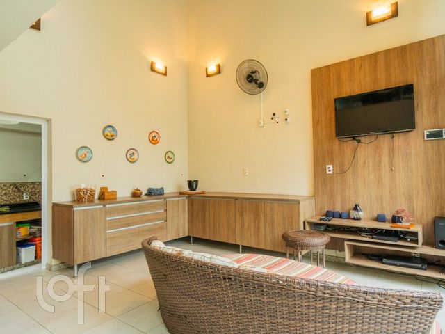 Casa com 714m², 6 dormitórios, 5 suítes, 6 vagas, Menino Deus em Porto Alegre