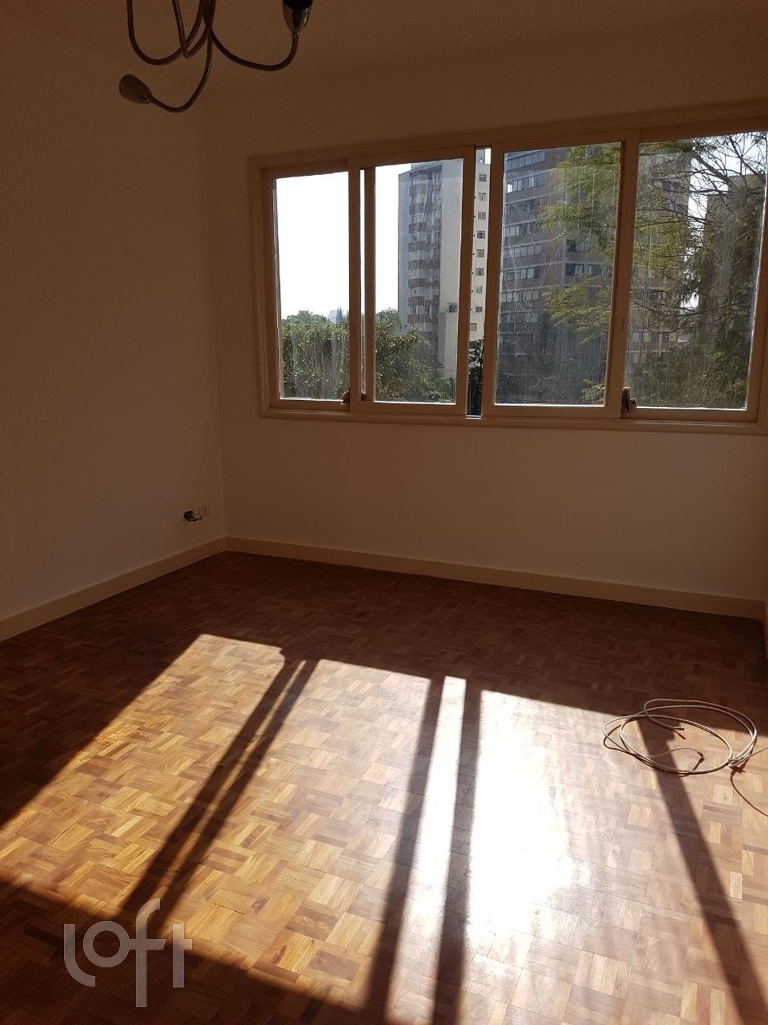 Apartamento à venda com 2 quartos, 75m² - Foto 1