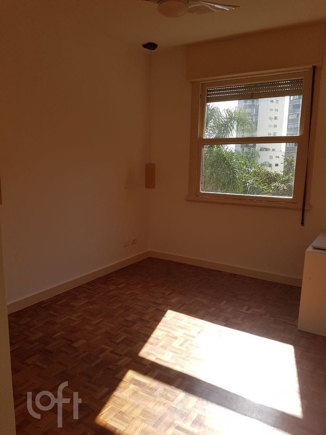 Apartamento à venda com 2 quartos, 75m² - Foto 2