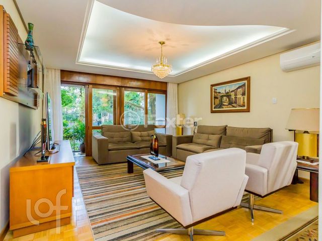 Apartamento com 174m², 3 dormitórios, 1 suíte, 2 vagas, Higienópolis em Porto Alegre