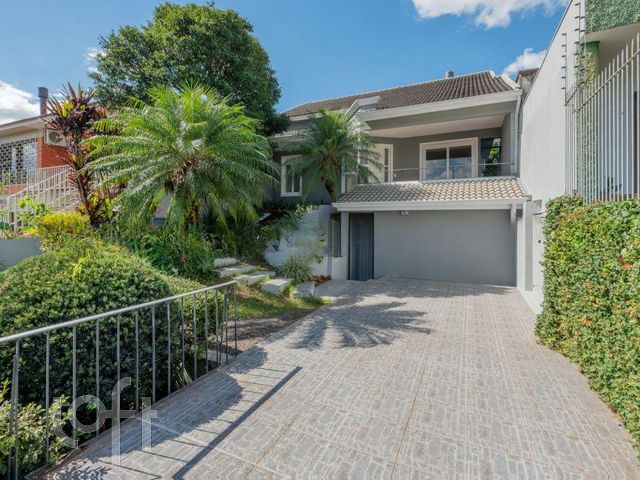 Casa com 208m², 4 dormitórios, 2 suítes, 2 vagas, Chácara das Pedras em Porto Alegre