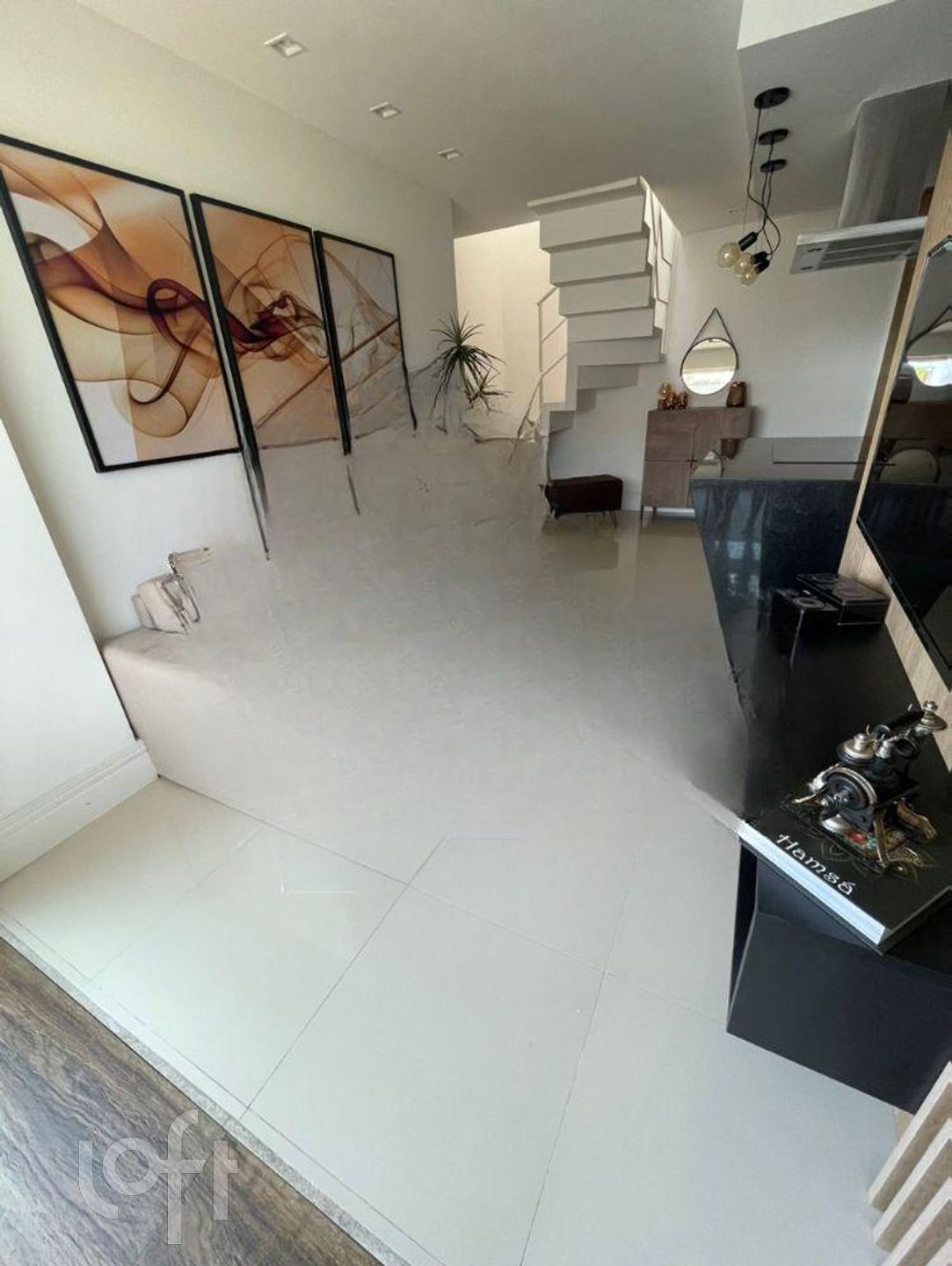 Apartamento à venda com 3 quartos, 140m² - Foto 2