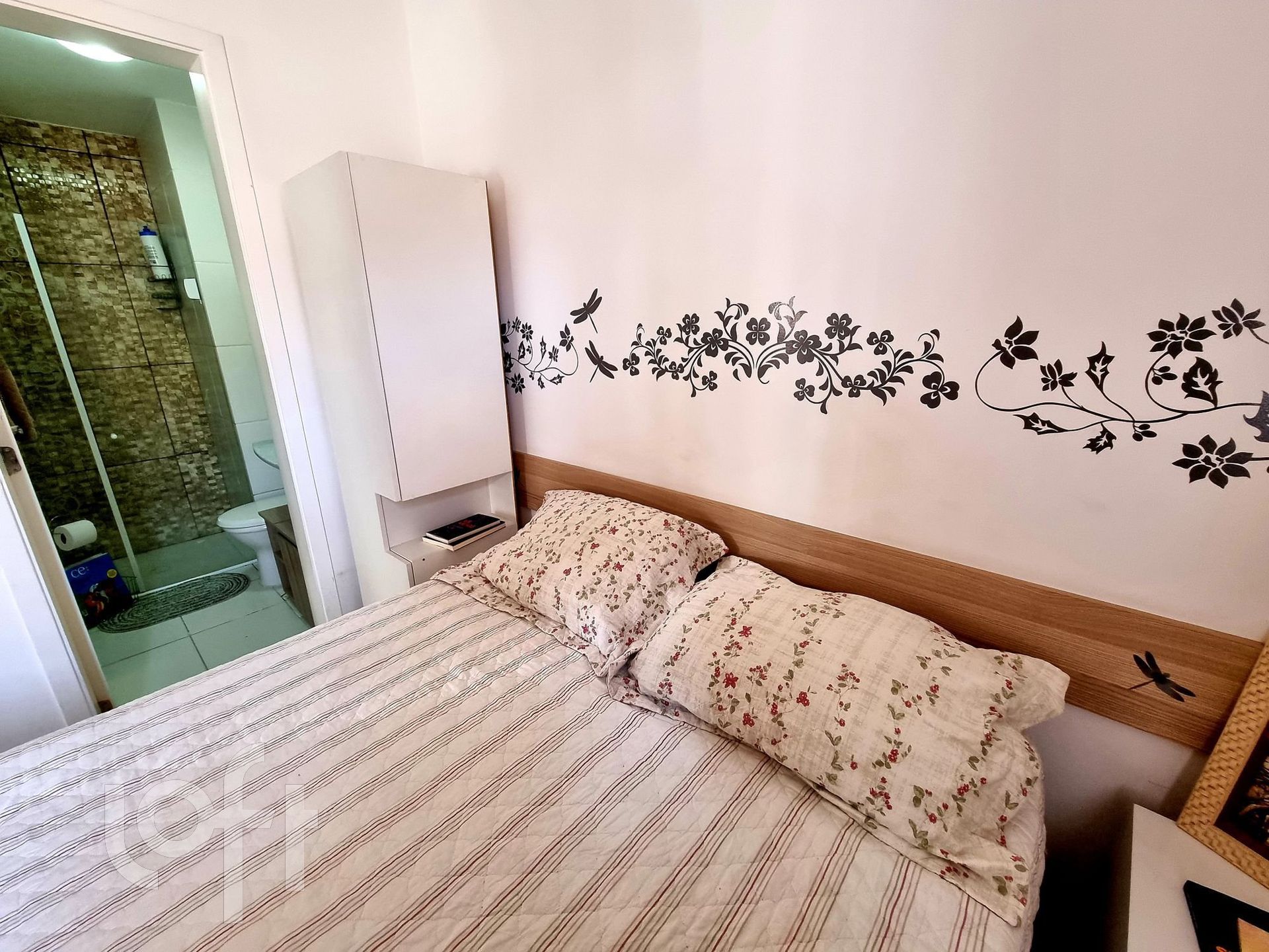 Apartamento à venda com 3 quartos, 65m² - Foto 2