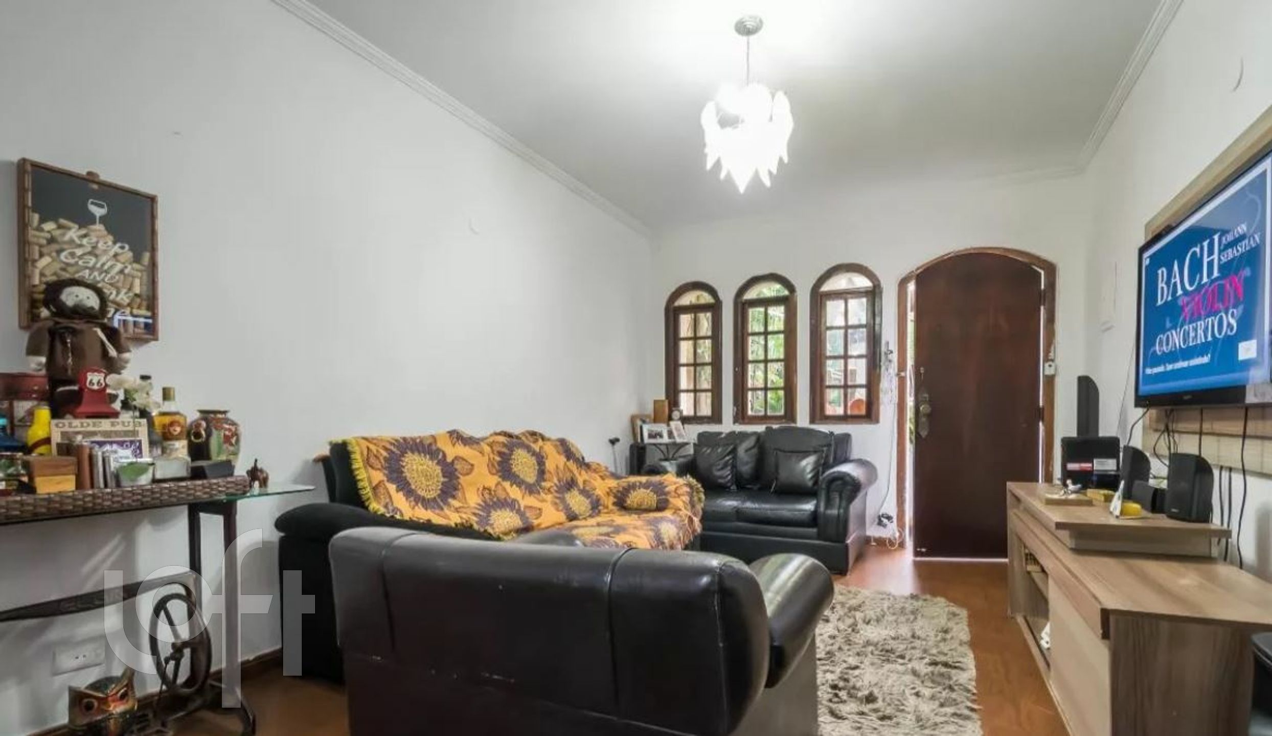 Casa à venda com 3 quartos, 140m² - Foto 1